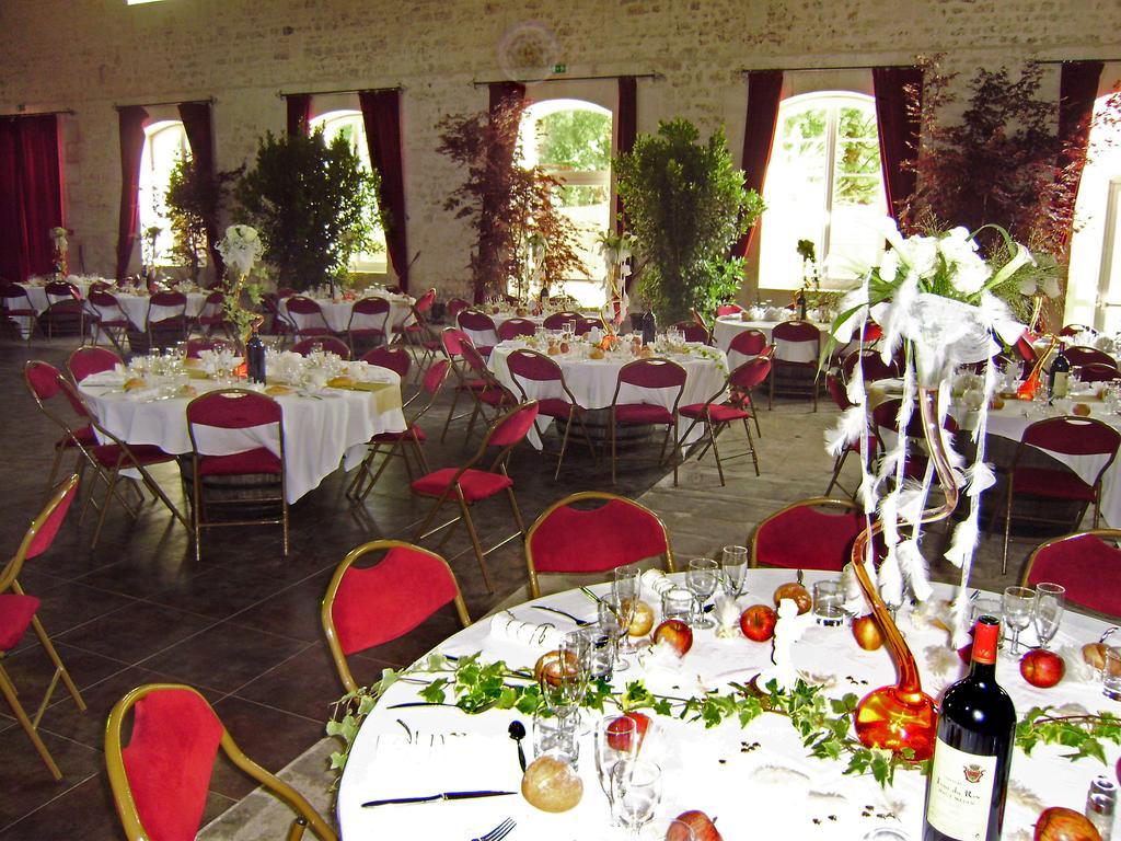 Domaine Des Chais Thenac  Exterior photo